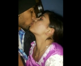 Indian bhabhi showing her big boobs